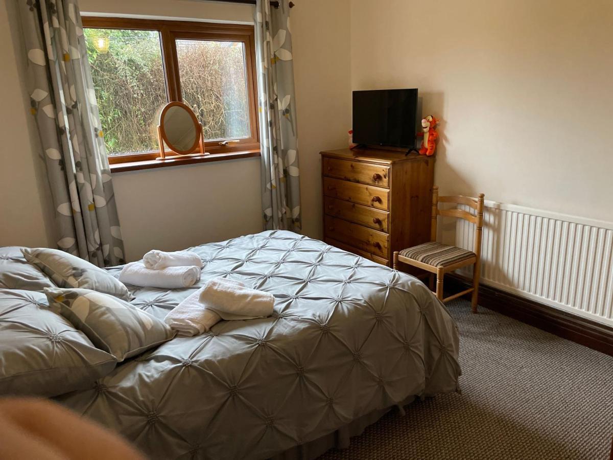 Dyffryn Taf - Spacious 3 Bedroom Bungalow Close To Amenities St Clears Esterno foto